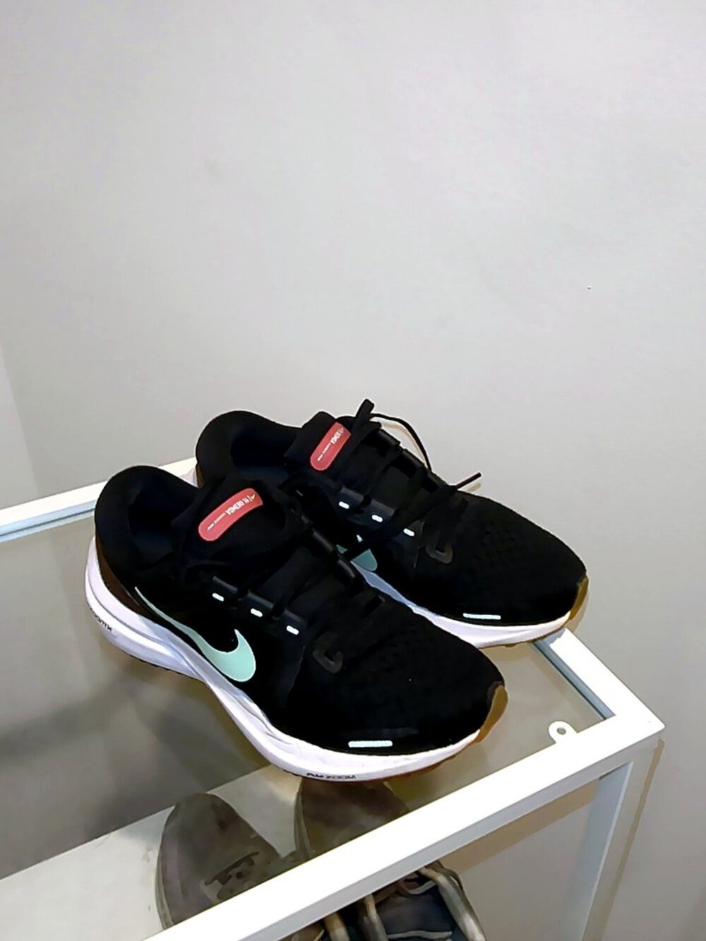 Nike Air Zoom Vomero 16 Black Mint Foam Women's Running Shoes US 7